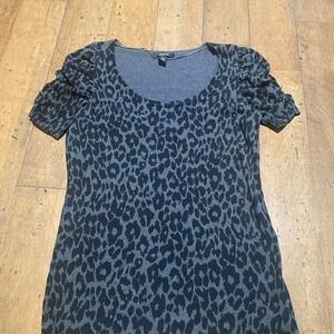 Style & Co. grey leopard print top with puffy sleeves Size M